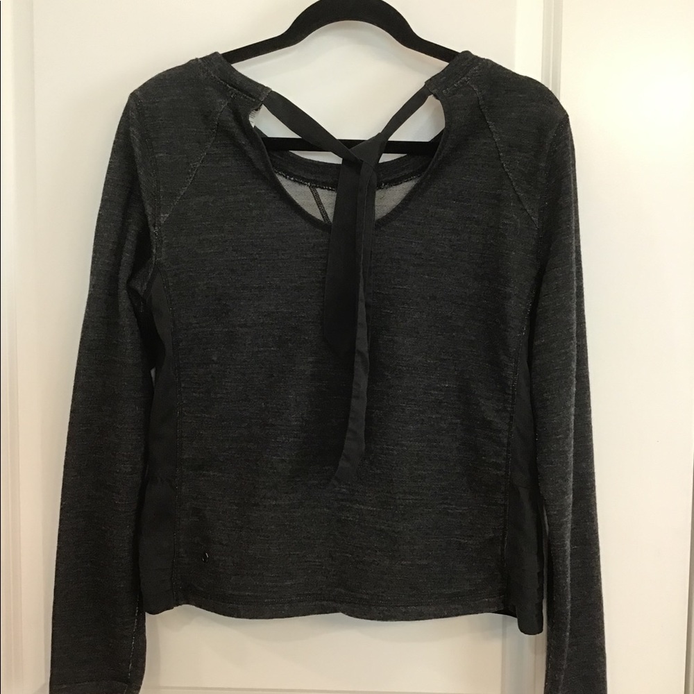 Lulumon Athletica Sz 10 Tie-Back Top